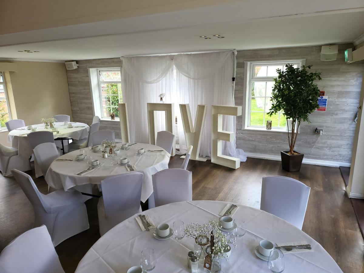 מלון Hilton House מראה חיצוני תמונה
