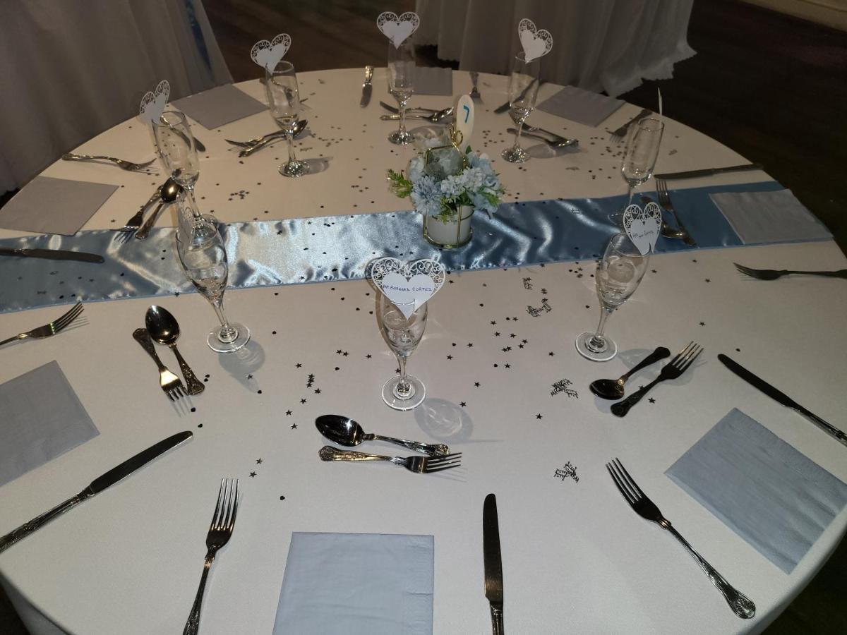 מלון Hilton House מראה חיצוני תמונה