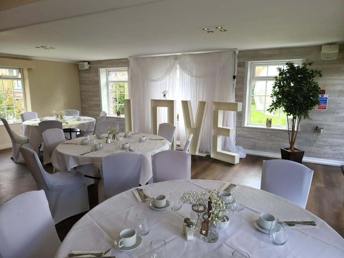 מלון Hilton House מראה חיצוני תמונה